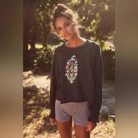 Free People and more Unlisted Inventory Live Show!! - Picture 7 of 16